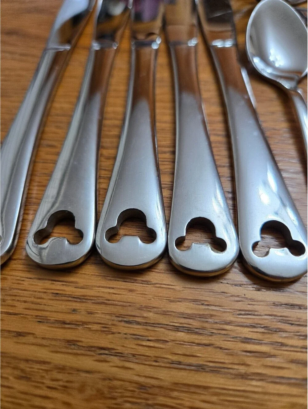 Disney Parks Mickey Mouse Icon 25 Piece Stainless Steel Silverware Set